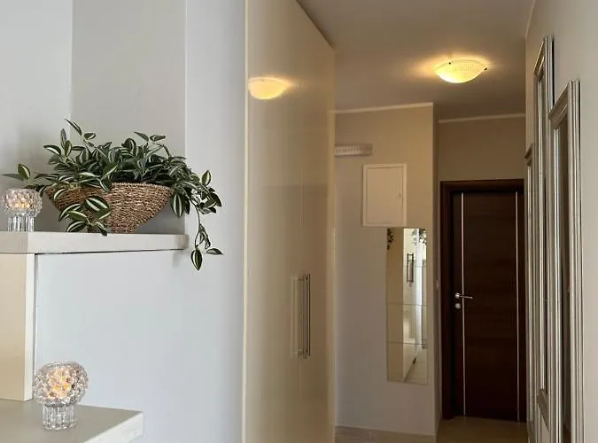 Luxury Old Town With Sea View * 로고즈니차