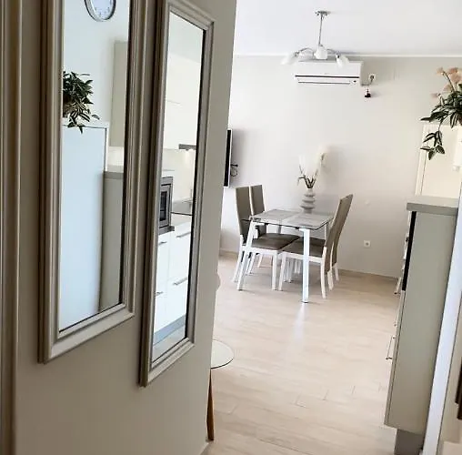 Luxury Old Town With Sea View 아파트 로고즈니차