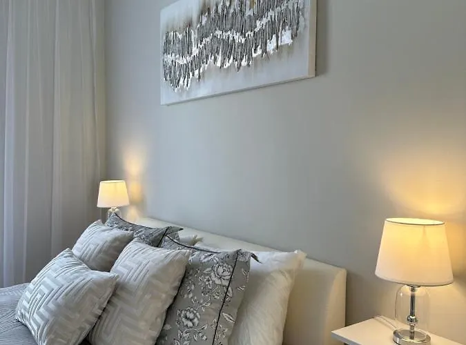 아파트 Luxury Old Town With Sea View 로고즈니차